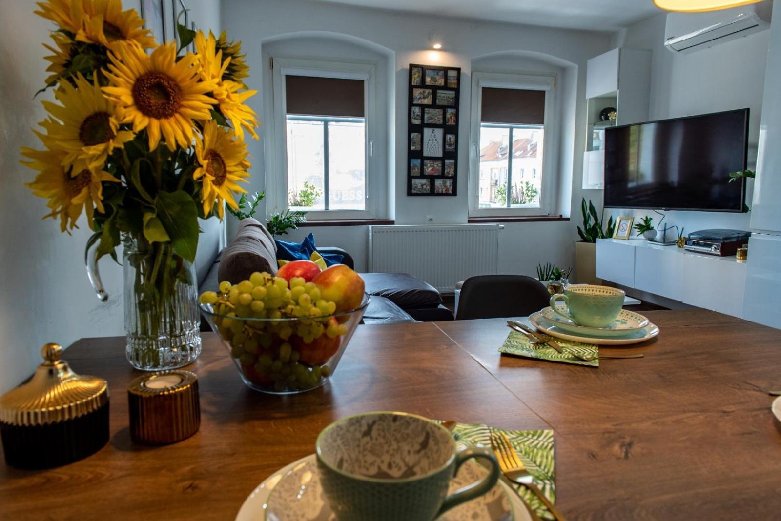 Apartament Crooked Stairs Ζιελόνα Γκόρα Εξωτερικό φωτογραφία